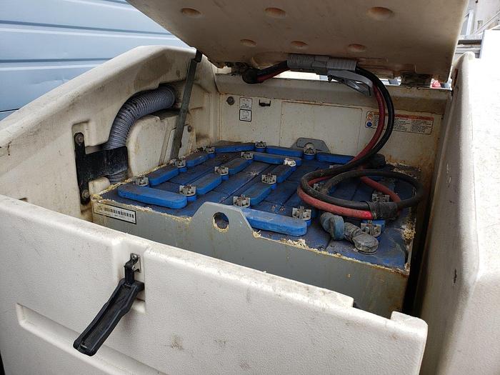 Used Tennant 7300 Ride-on Floor Scrubber