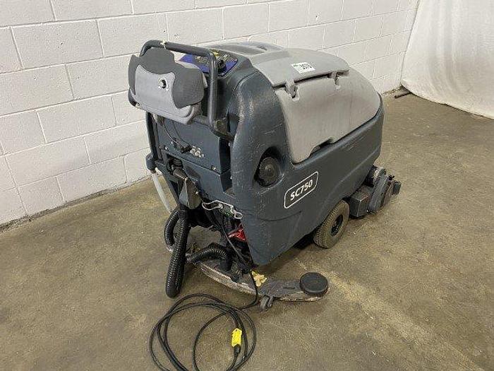 Used Advance SC750-28C Floor Scrubber