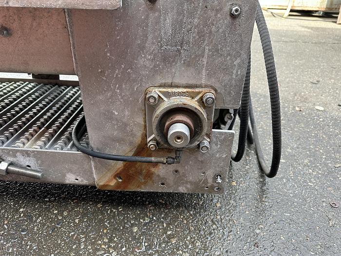 Used 21'L Incline Unloading Conveyor