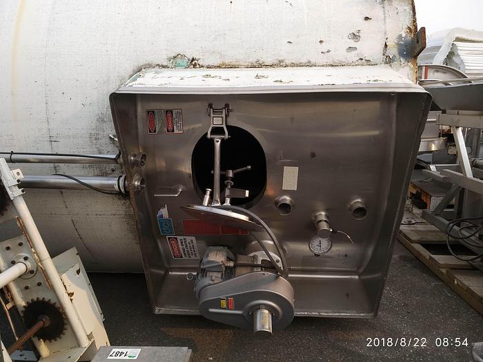 Used DCI 7000 Gallon Vertical SS Silo Dairy Tank