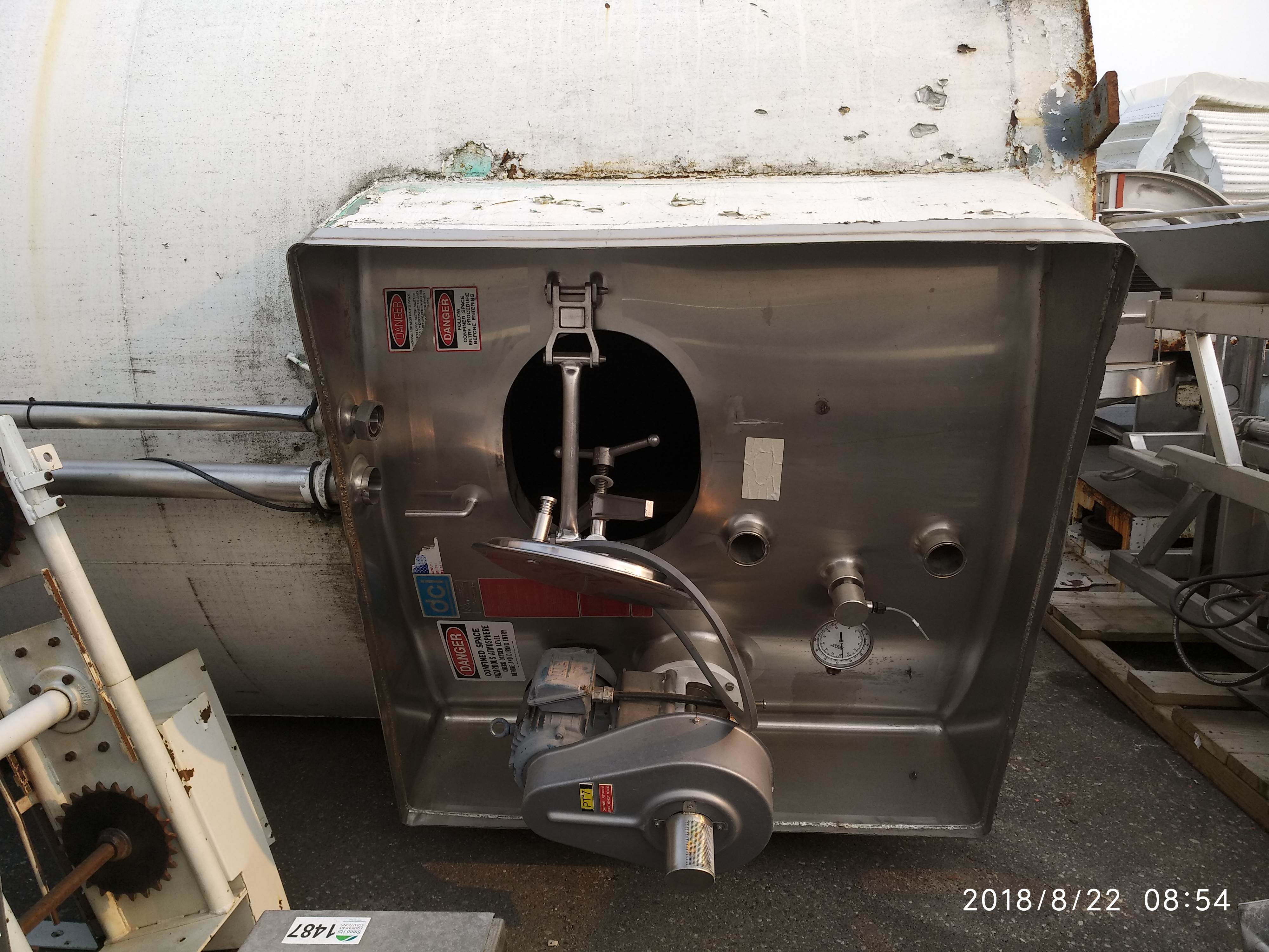 Used DCI 7000 Gallon Vertical SS Silo Dairy Tank