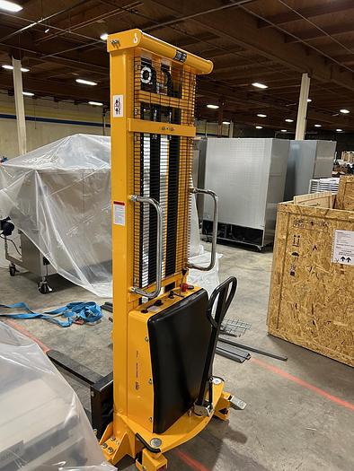 Used ULINE Straddle Stacker