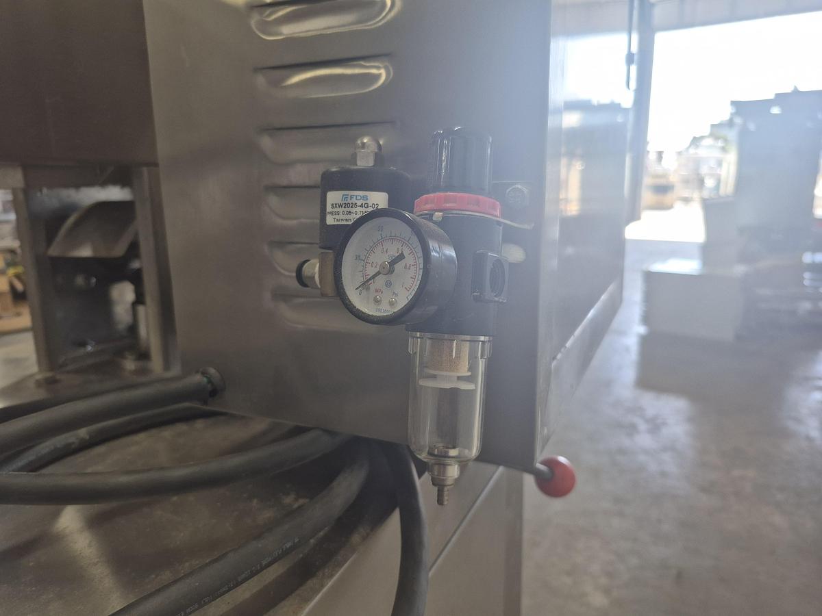 Used Automatic Vertical Packaging Machine with Chain Hopper