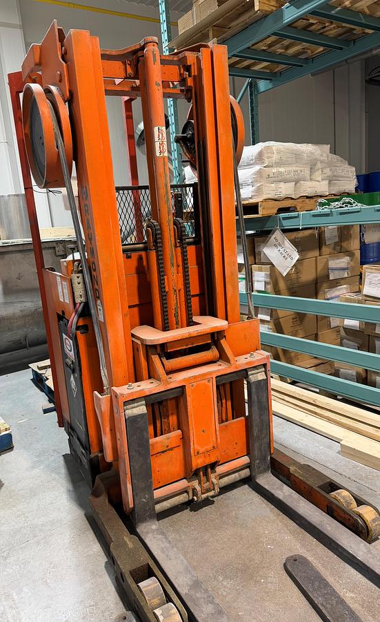 Used Raymond 20R30TT Electric Reach Forklift