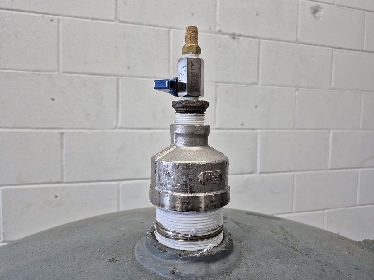 Used Buckeye Boiler Company 120-Gallon Vertical Air Receiver Tank