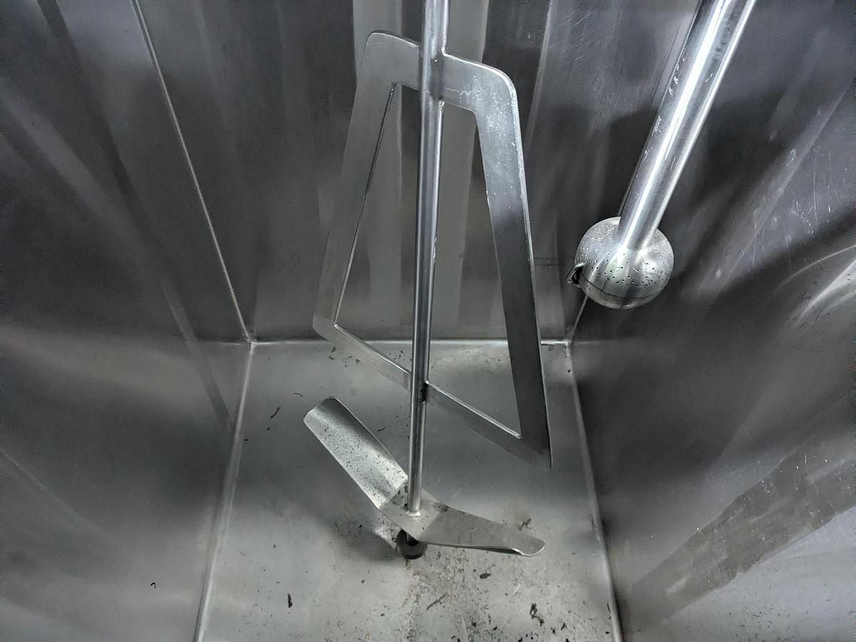 Used Insulated 3 Compartment Holding Tank with Agitation