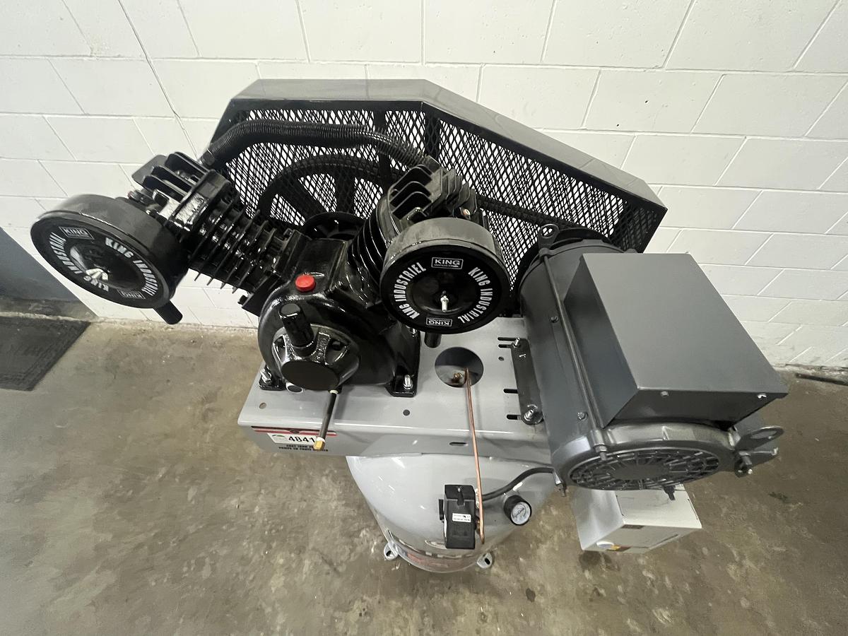 Used King 7.5hp Vertical Air Compressor