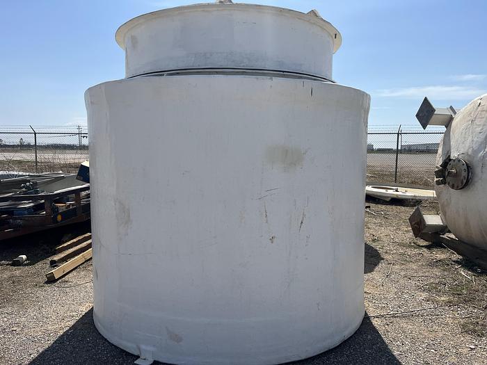 Used 2000 Gallon Fiberglas Tank