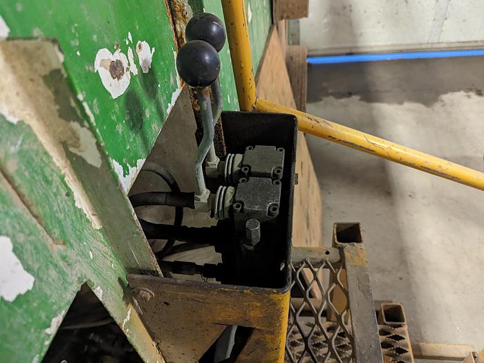 Used Pumpkin Squash Inspection & Cleaning Line