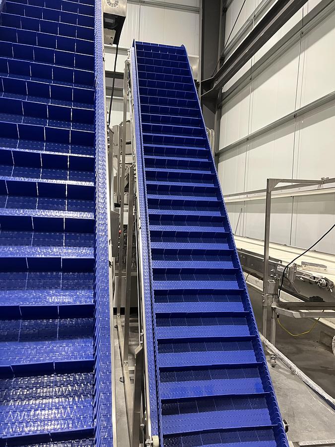 Used Foshan Samfull Packaging Machine with Z-Style Conveyors, Multihead Scales, Mezzanine and Bagger