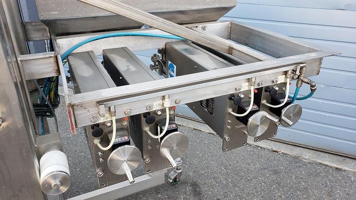 Used Apple MR150 8-Head Pneumatic Depositor