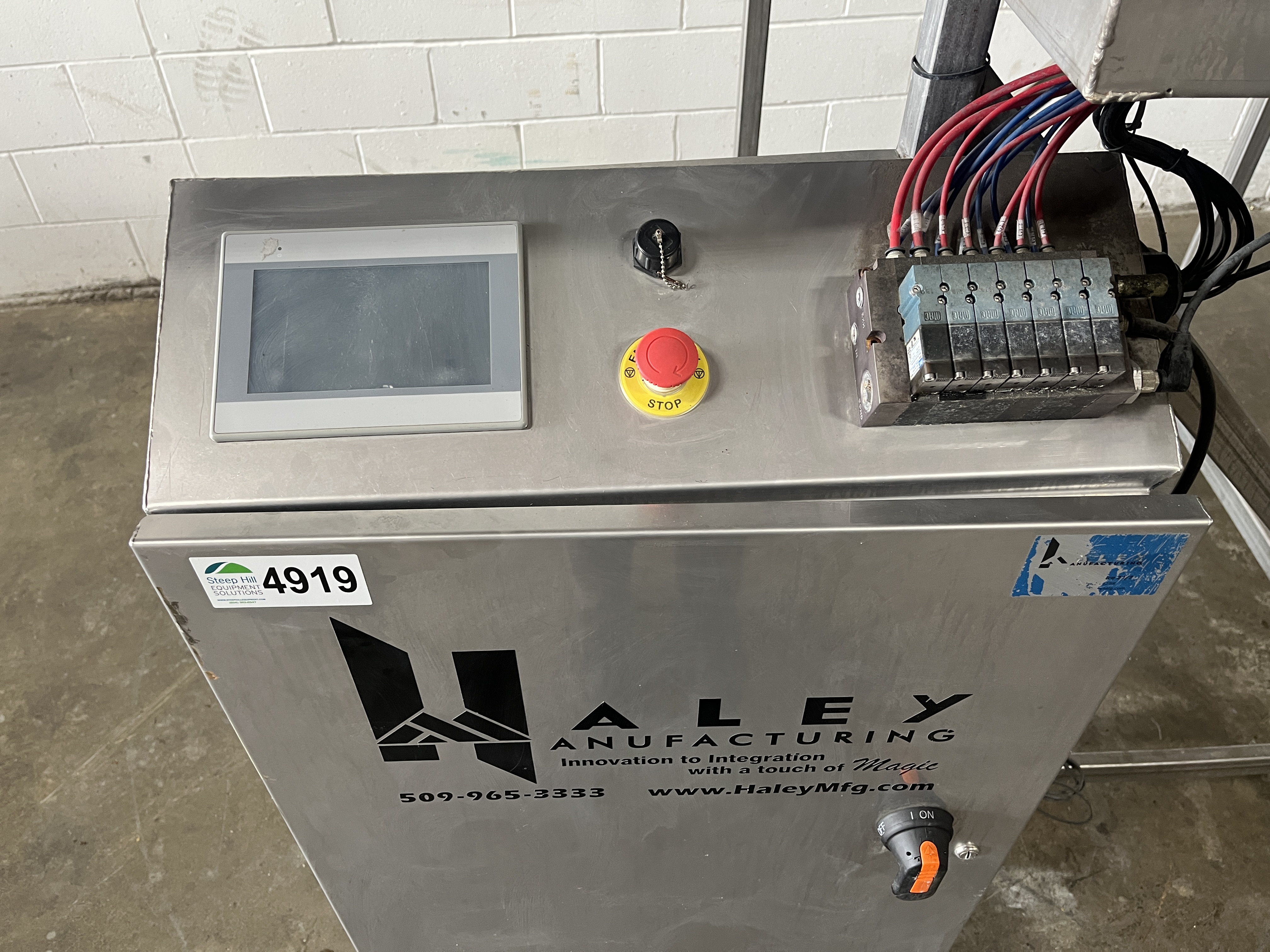 Used Hayley Manufacturing Diverting Conveyor System