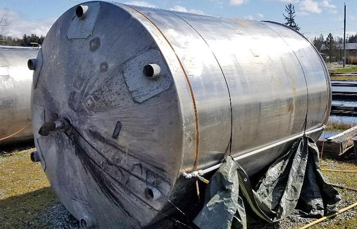 Used 1500 Gallon SS Tank