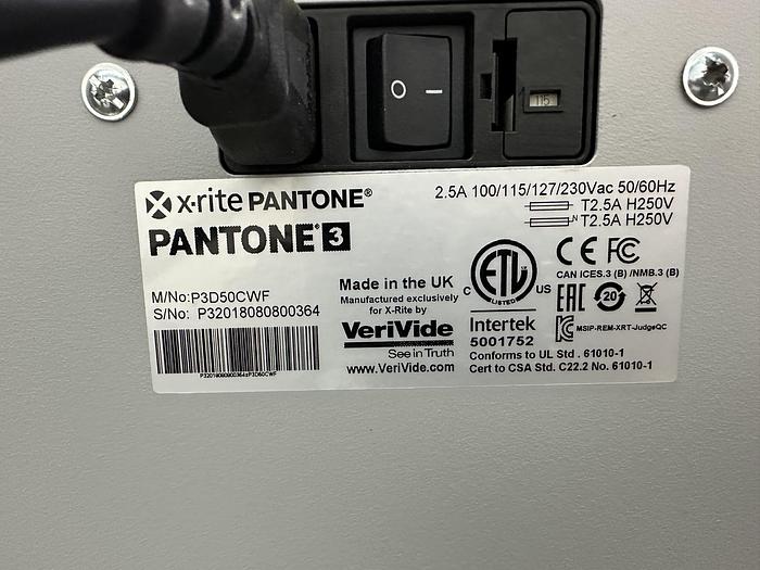 Used Pantone 3 Light Booth