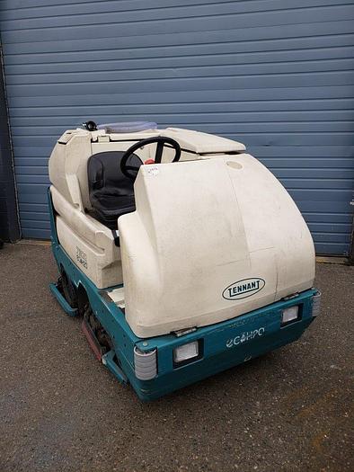 Used Tennant 7300 Ride-on Floor Scrubber