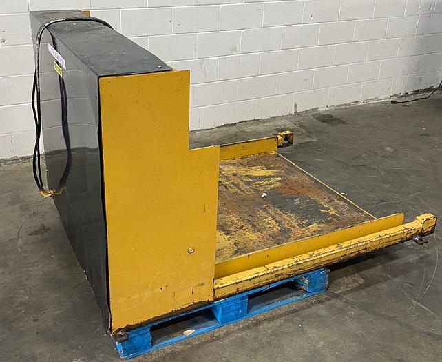 Used Pallet Lifter