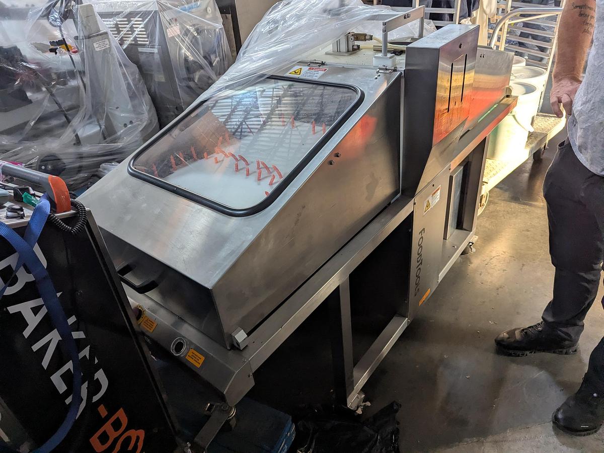 Used FoodTools CS-10E Sheet Cake Slicer
