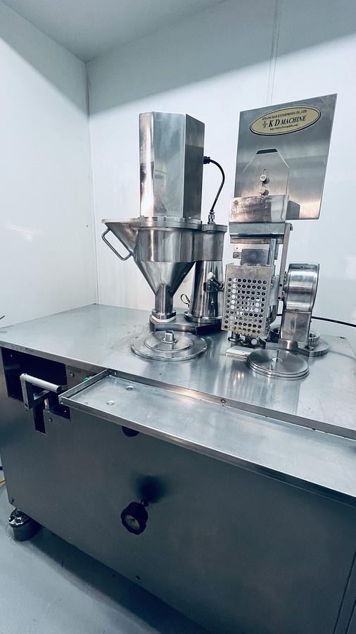 Used Semi-Automatic Capsule Filling Machine
