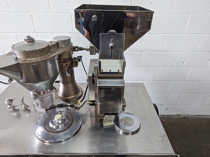 Used p+am SA9 Capsule Filling Machine