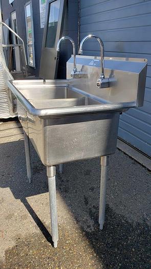 Used SS Dual Faucet Double Sink