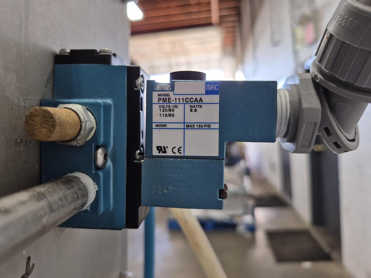 Used Loma IQ2 Metal Detector