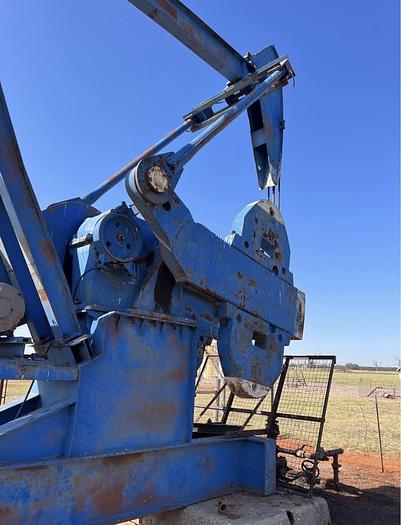 Used 160 Lufkin Mark Pumping Unit