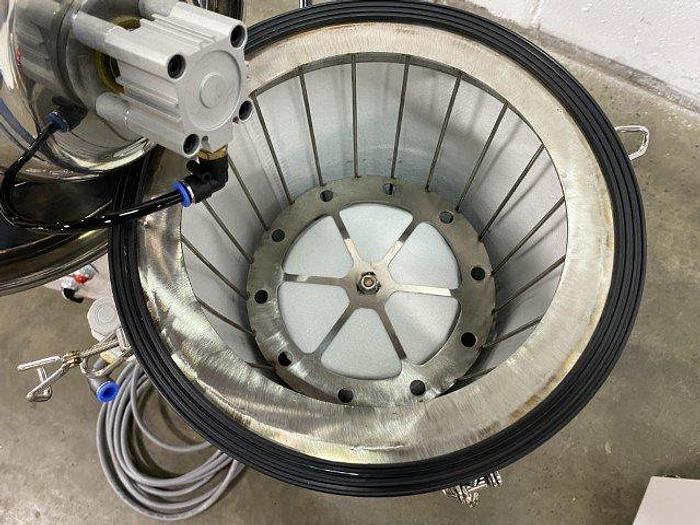 Used Daehan DWVE-300 Vacuum Conveyors