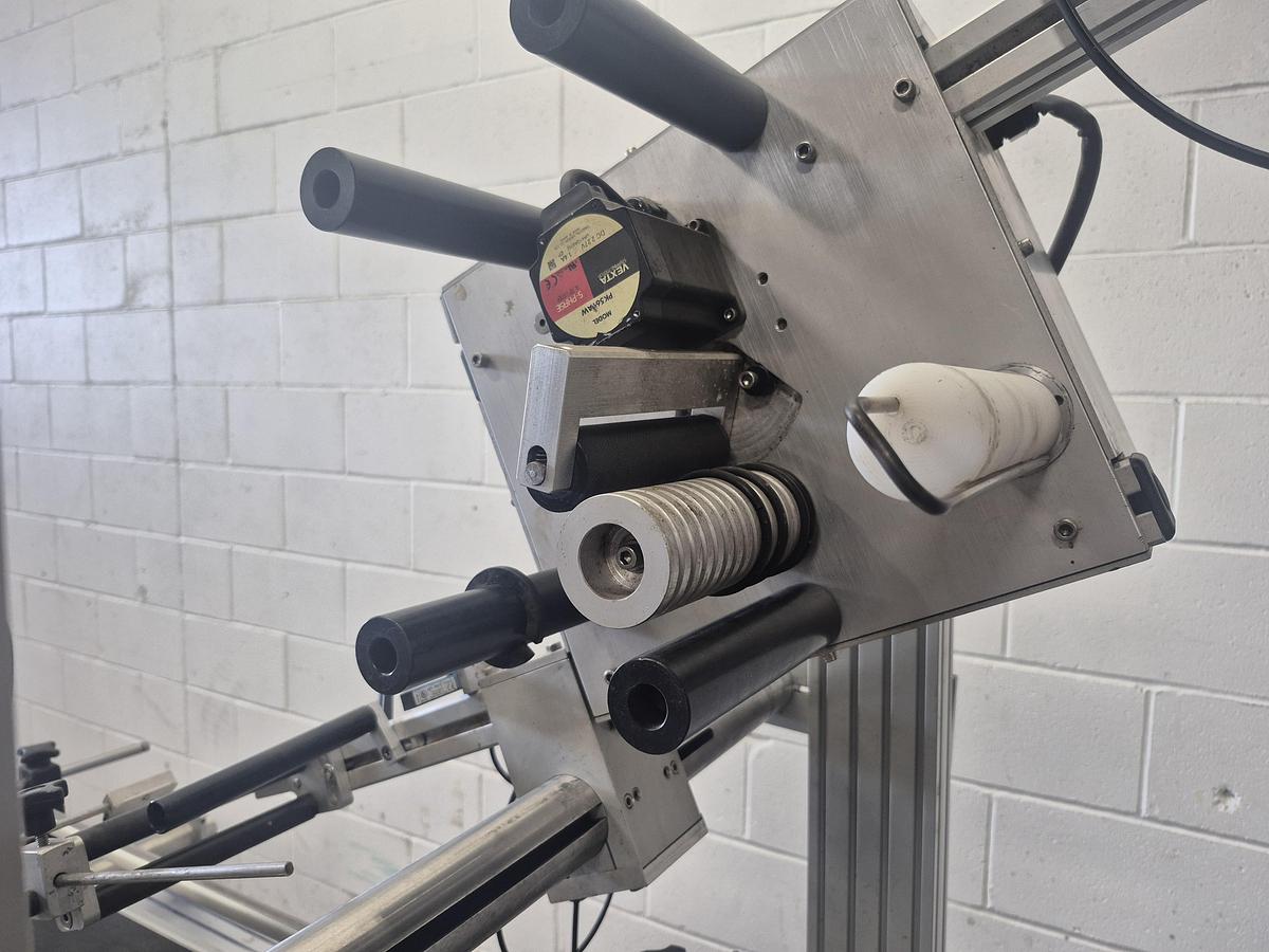 Used Associated Two-Head Top & Bottom Labeller