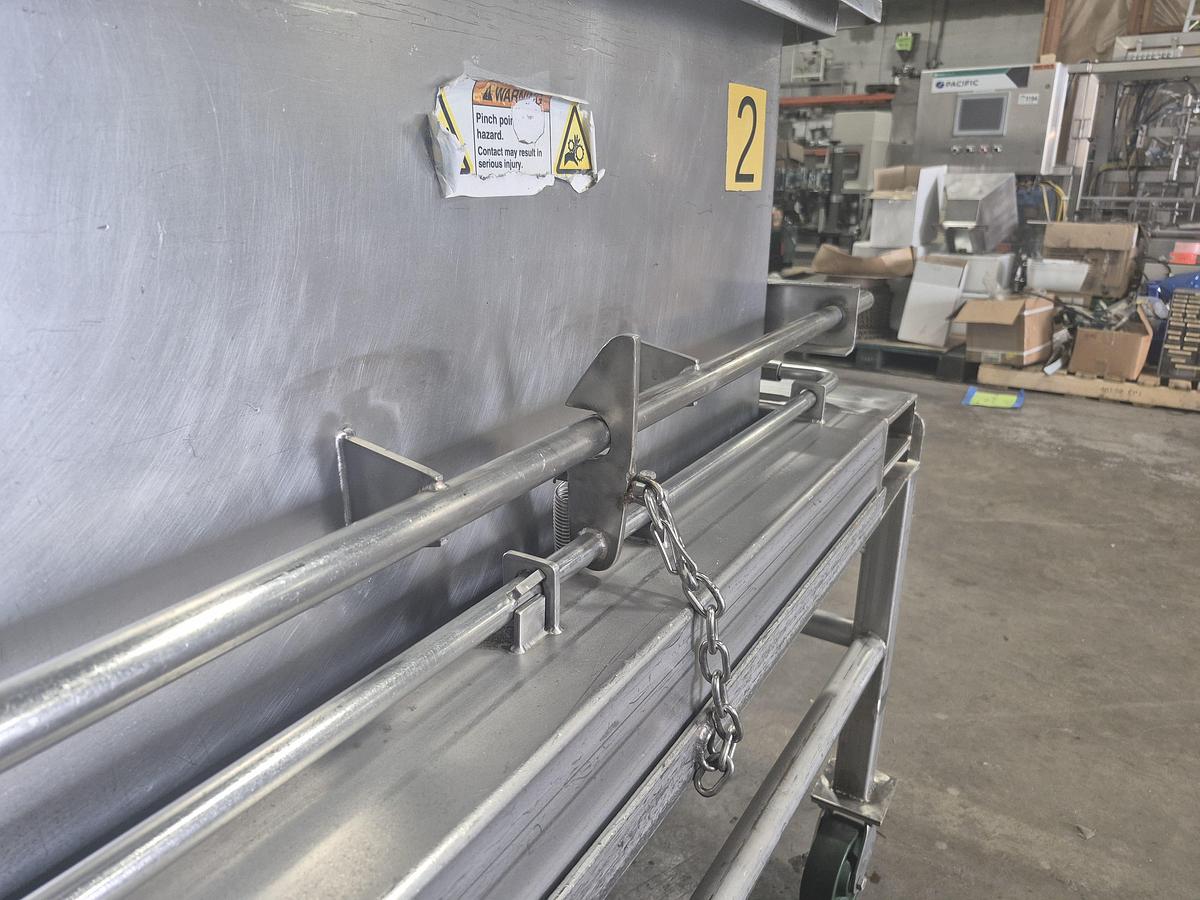 Used Self-Dumping 200 Gallon Hopper