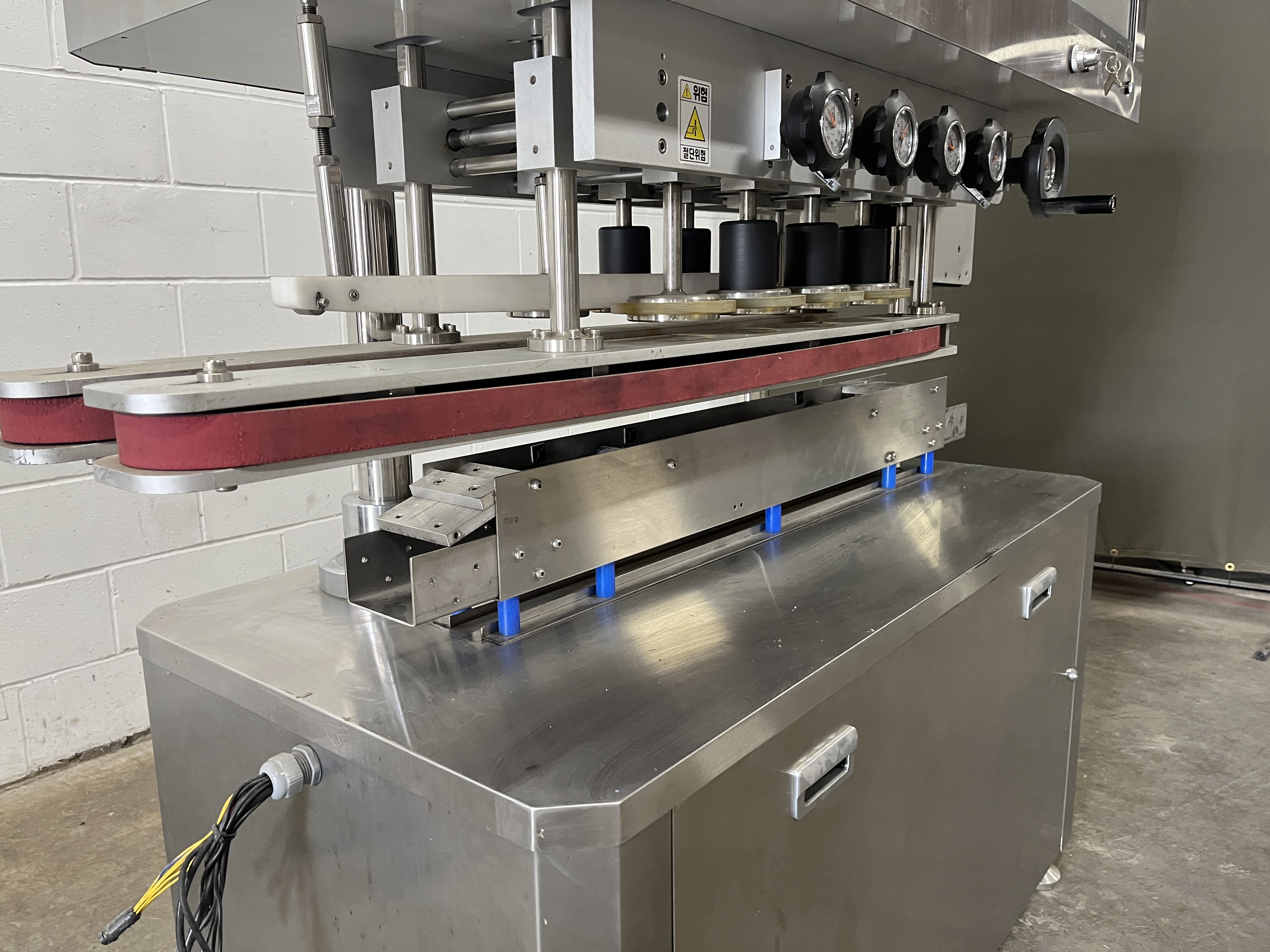 Used Pharmasystec Bottle Capper