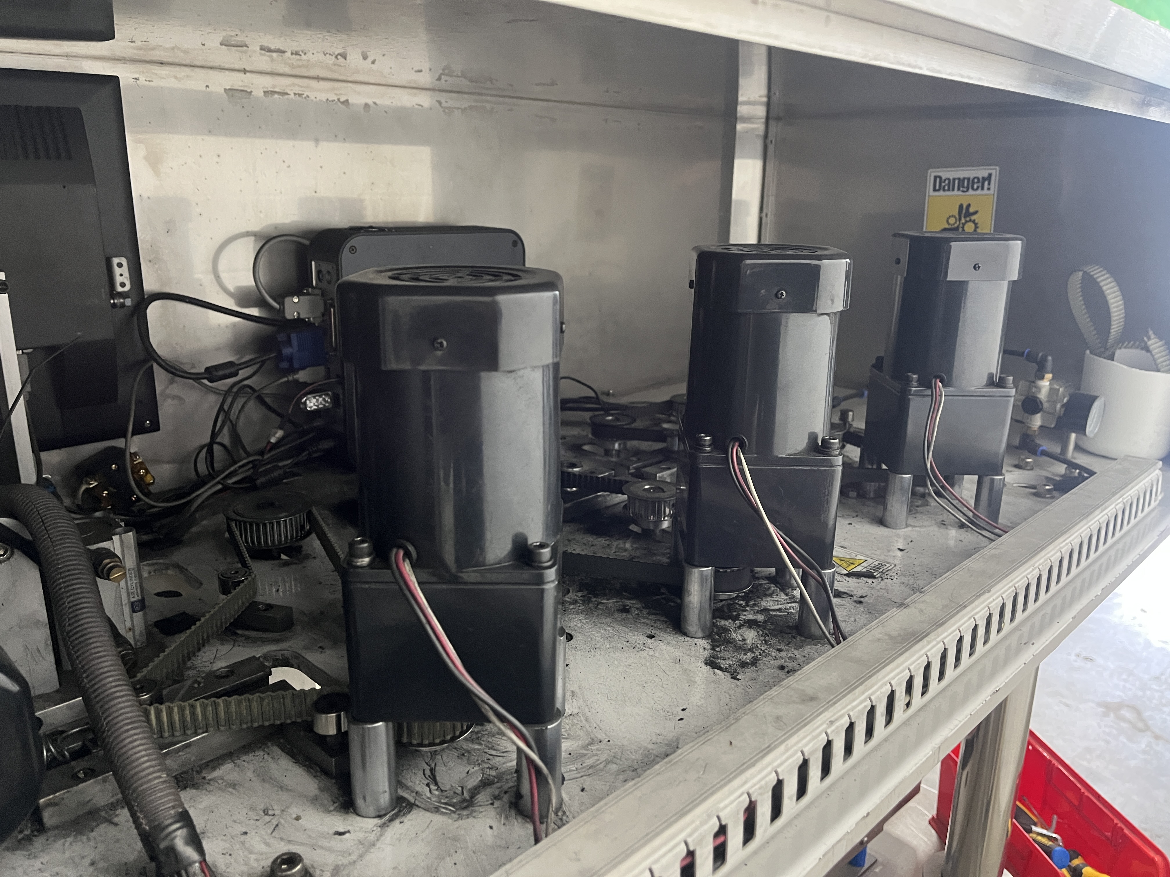 Used Pharmasystec Bottle Capper