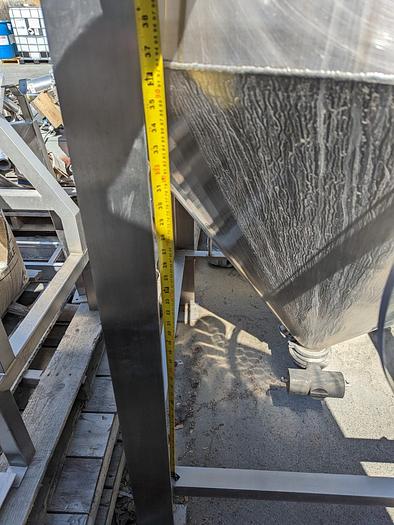 Used 1600L Cone-Bottom Tank