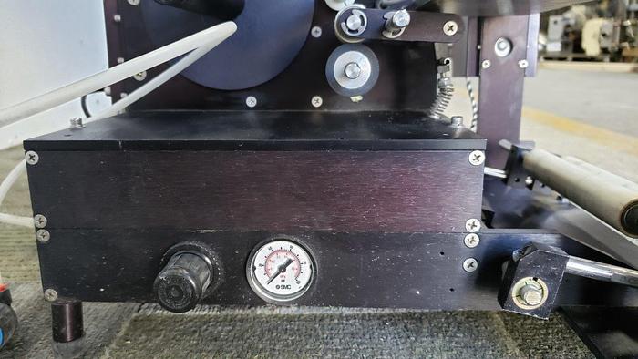 Used Auto Labe 550 Semi-Automatic Bottle Labeler with 280 Label Dispenser