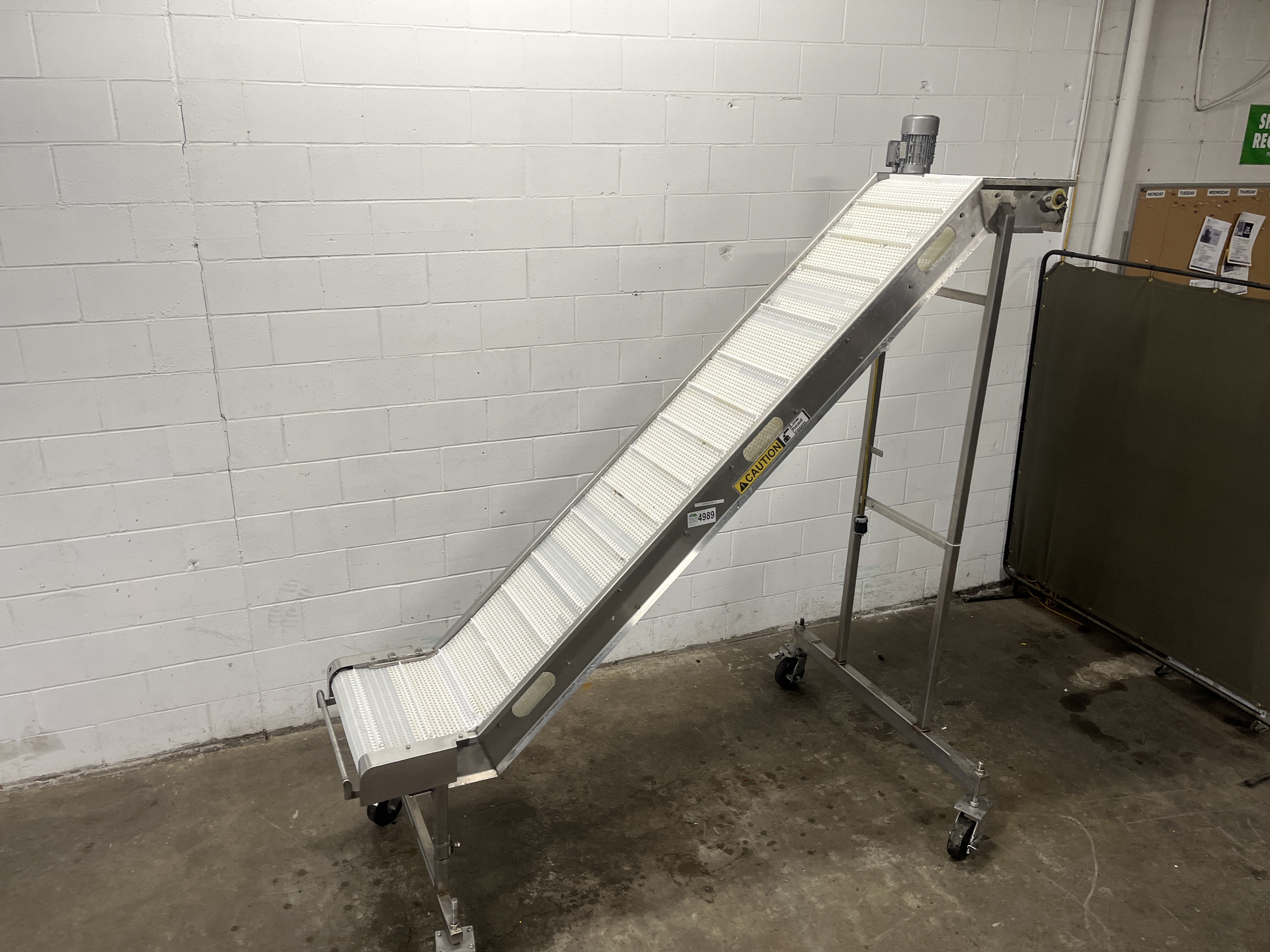 Used 7.5 Feet Incline Conveyor 