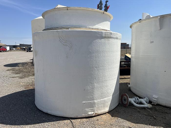 Used 2000 Gallon Fiberglas Tank
