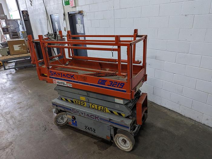 Used Skyjack SJ111 Scissor Lift