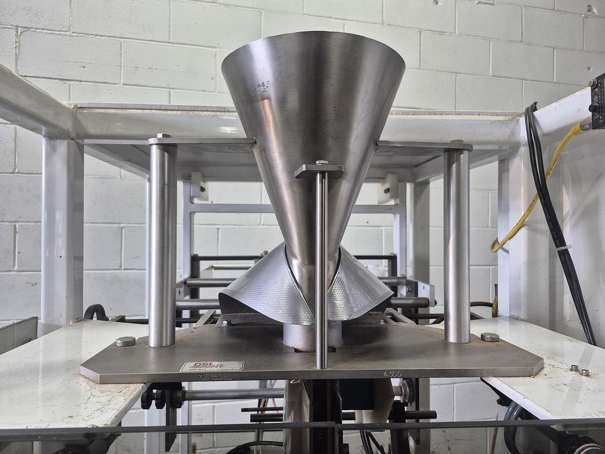 Used Matrix Packaging Machinery Vertical Form-fill-Seal Bagger