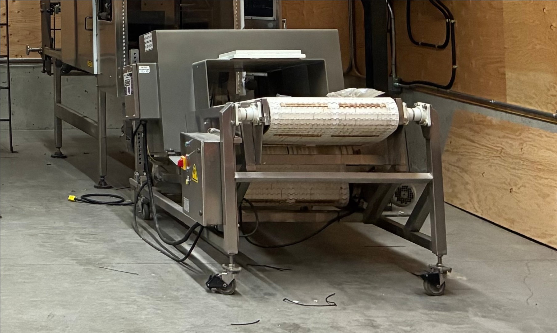 Used Fortress Metal Detector