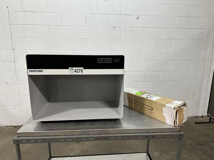 Used Pantone 3 Light Booth
