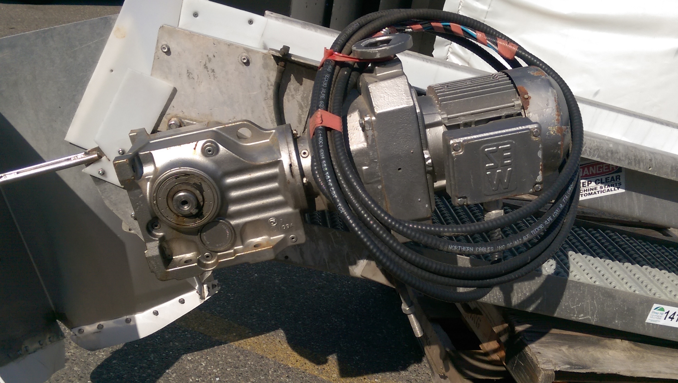 Used 21'L Incline Unloading Conveyor