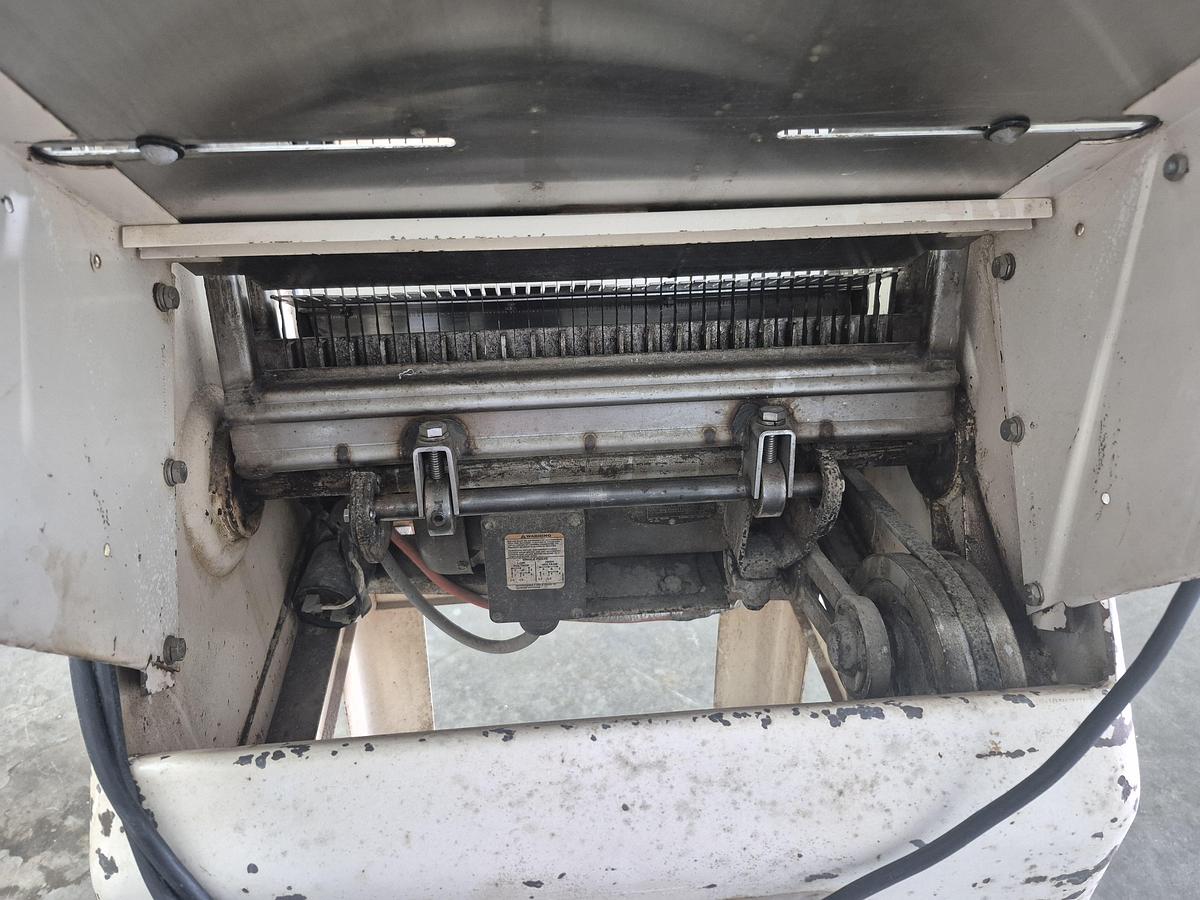 Used Oliver 797G Bread Slicer & Air Bagger