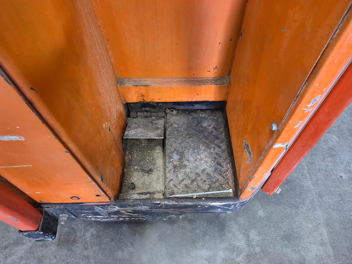 Used Raymond 20R30TT Electric Forklift