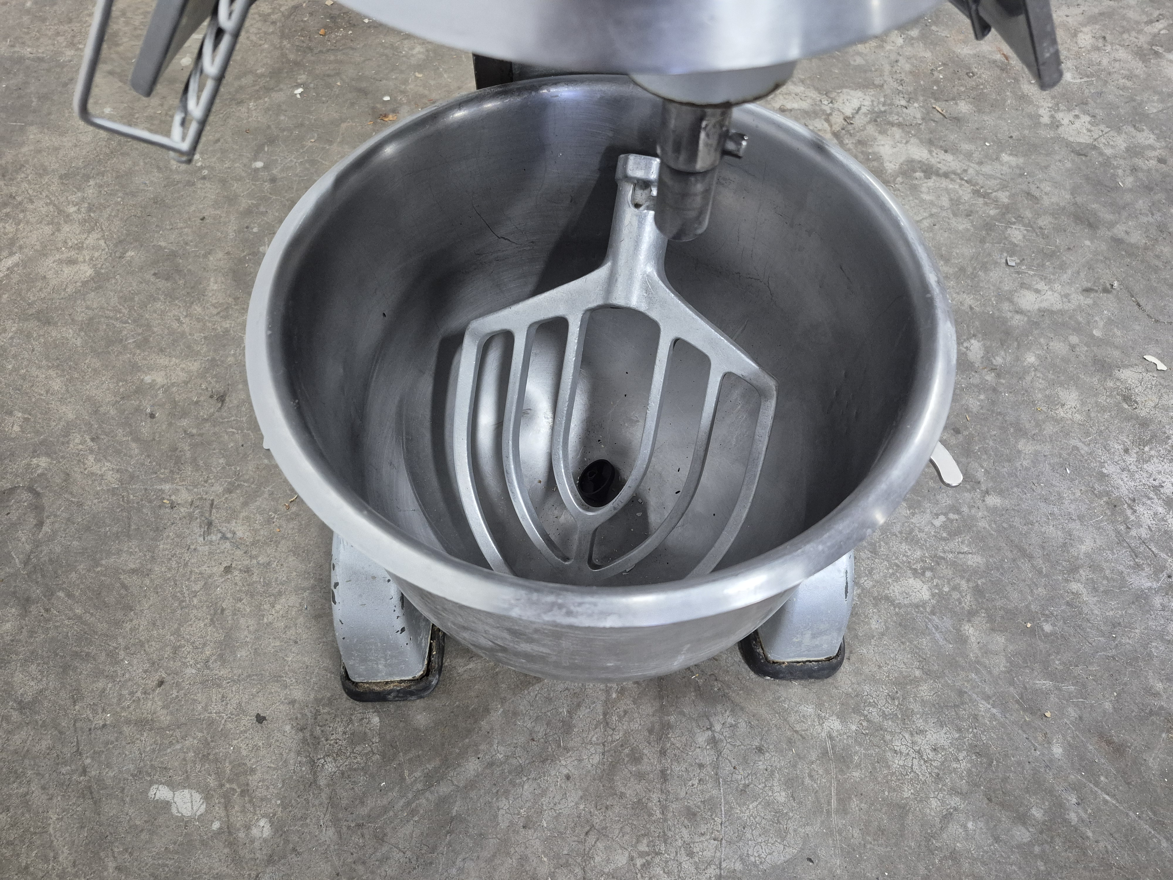 Used Dynasty 20 Quart Planetary Mixer 