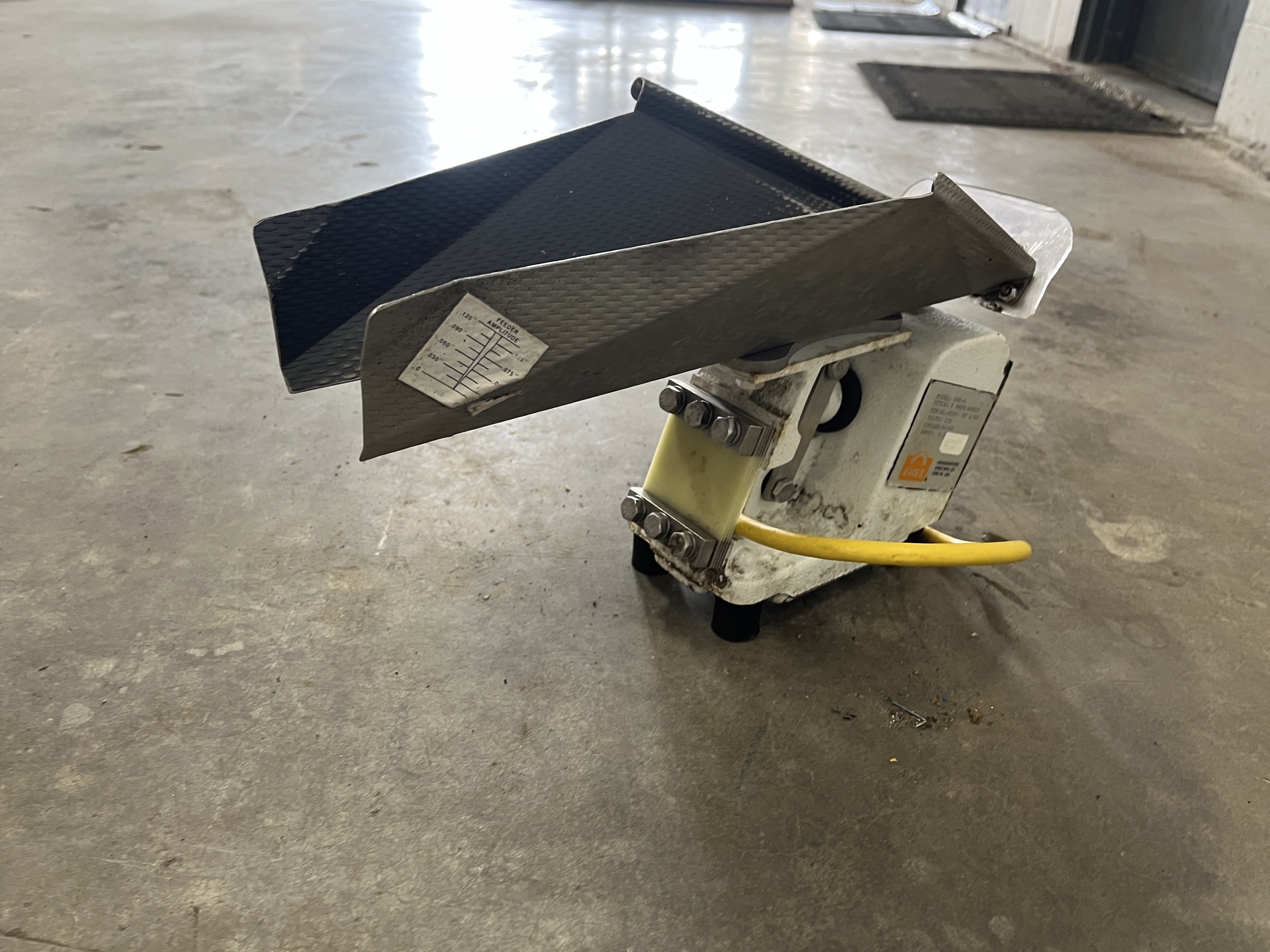 Used Eriez KHS-5 Vibratory Feeder