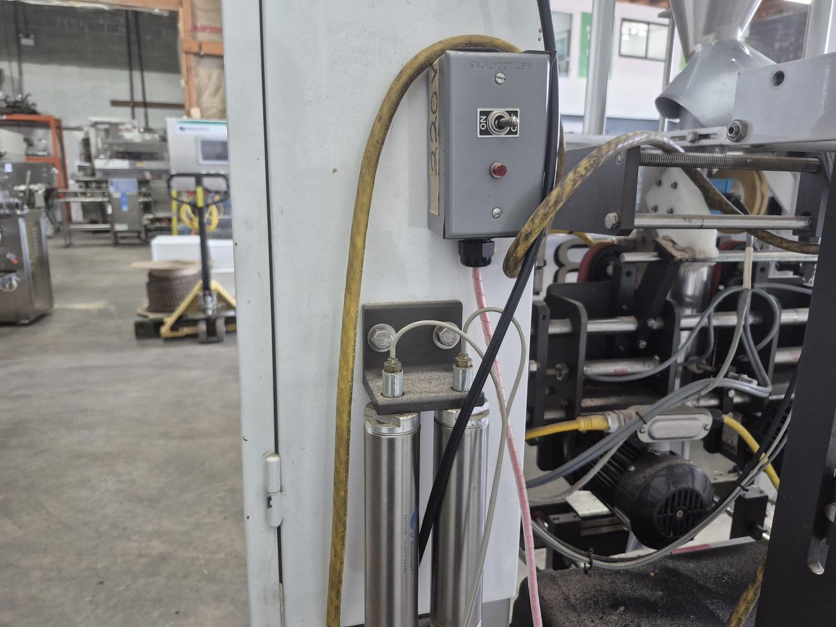 Used Matrix Packaging Machinery Vertical Form-fill-Seal Bagger