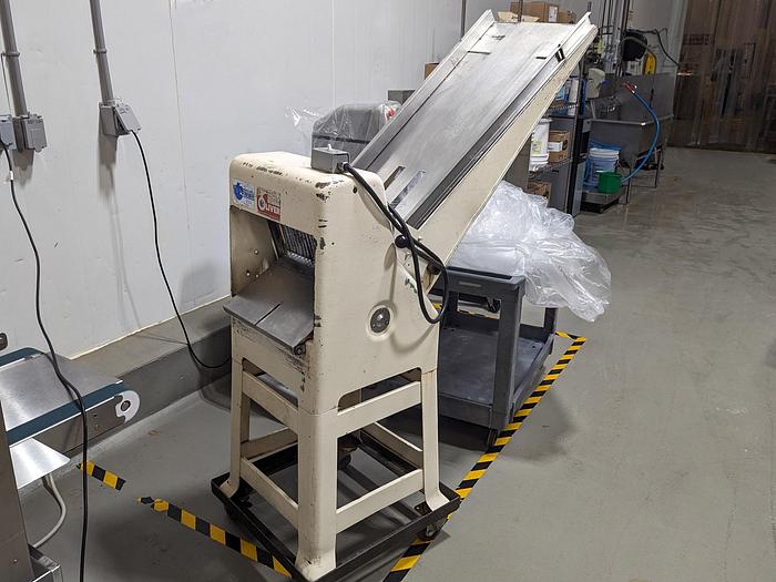 Used Oliver 797 Gravity-Feed Bread Slicer