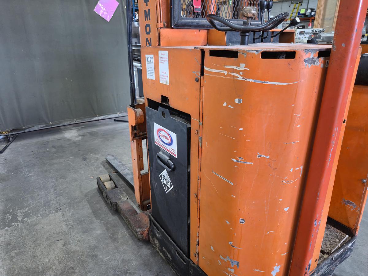Used Raymond 20R30TT Electric Forklift