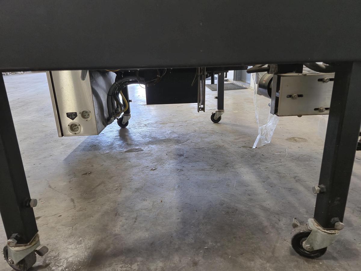 Used API VERSATech LB 22/32 L-Bar Sealer