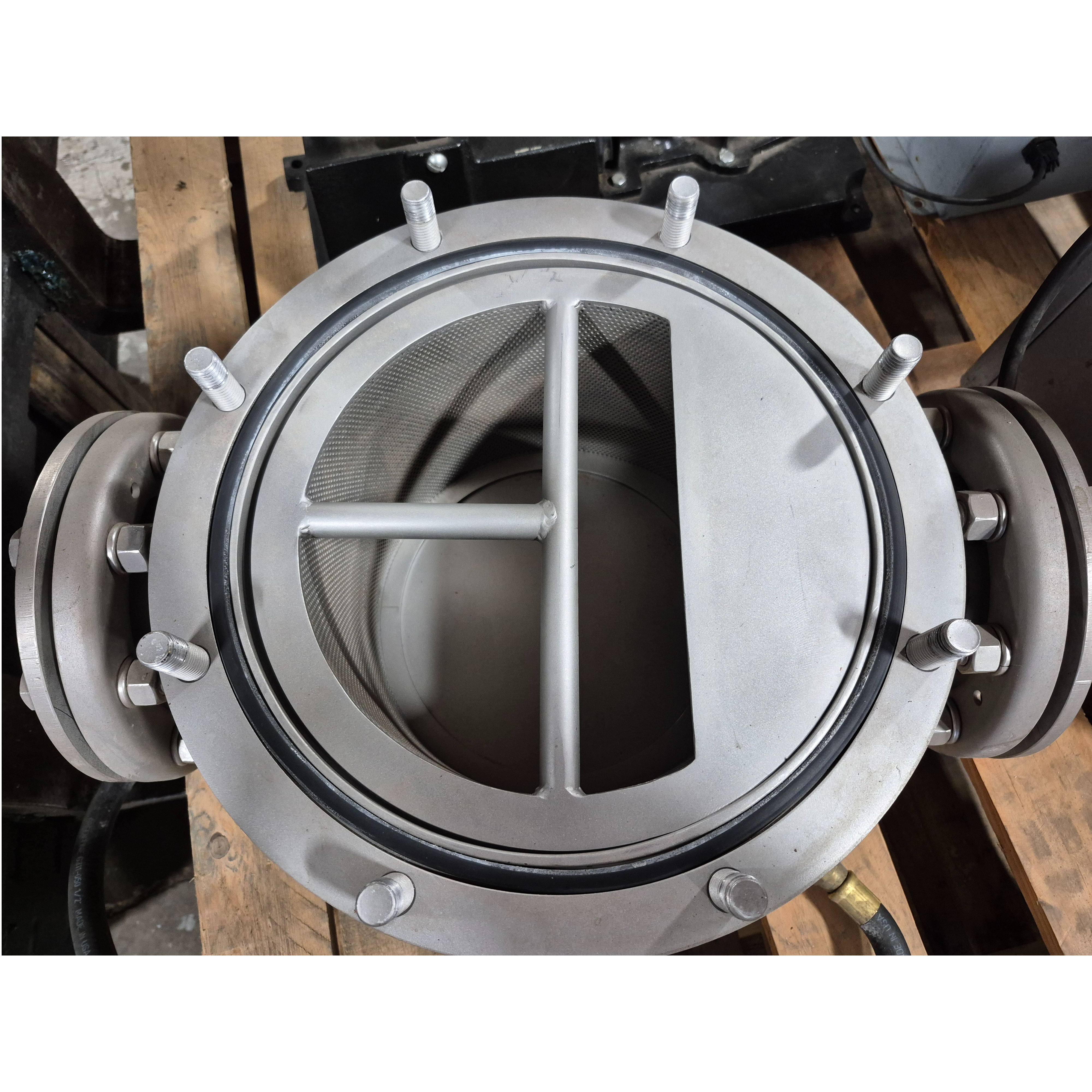 Used Liquid Magnet Trap