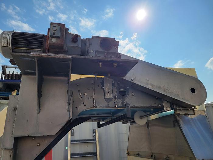 Used Cleated Z-Style Incline Conveyor